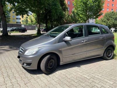 Mercedes B200