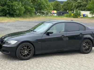 Gebraucht BMW 318 129 PS (94 kW) 2006 Schwarz Limousine