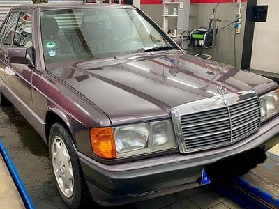 Gebraucht Mercedes 190 122 PS (89 kW) 1993 Andere farben Limousine