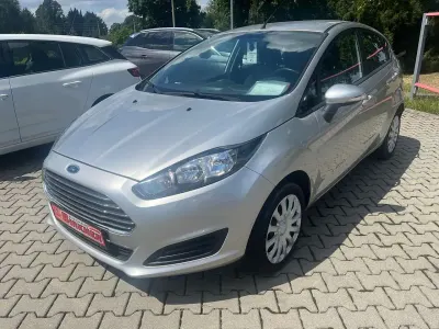 Gebraucht Ford Fiesta Trend 82 PS (60 kW) 2015 Polarsilber metallic Kleinwagen