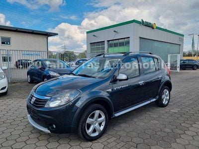 Second-hand Dacia Sandero Stepway 84 CP (61 kW) 2011 Gri SUV