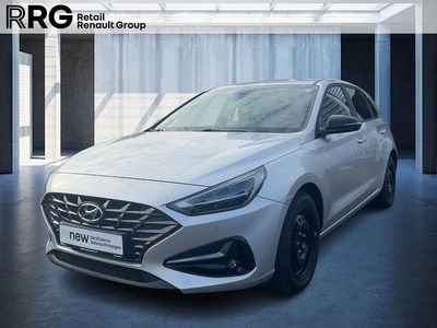 Gebraucht Hyundai i30 Intro Edition 110 PS (80 kW) 2021 Silber Limousine