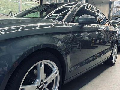Gebraucht Audi A3 Sport 150 PS (110 kW) 2019 Grau Limousine