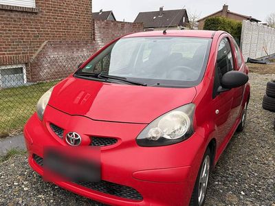 Gebraucht Toyota Aygo 72 PS (52 kW) 2006 Rot Kleinwagen