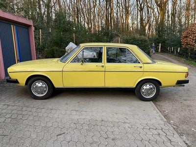 Usado Audi 100 84 HP (61 kW) 1976 Amarelo Sedan