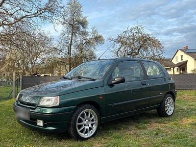 Usata Renault Clio 54 CV (39 kW) 1995 Verde Utilitaria