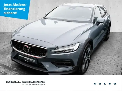 Używany Volvo V60 CC Plus 197 KM (144 kW) 2023 Szary Kombi