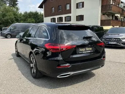 Gebraucht Mercedes C200 204 PS (150 kW) 2023 Schwarz Kombi
