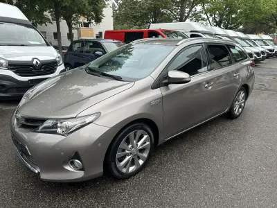 Gebraucht Toyota Auris Hybrid Executive 99 PS (72 kW) 2013 Grau Kombi