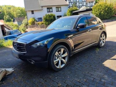 Infiniti QX70