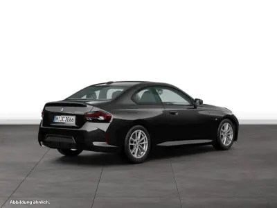 Gebraucht BMW 220 Shadowline 190 PS (139 kW) 2025 Black sapphire metallic Coupé
