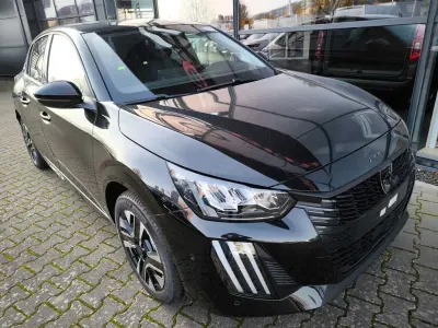 Gebraucht Peugeot e-208 Allure 100 kW (136 PS) 2025 Schwarz Kleinwagen