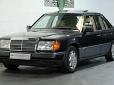 Usata Mercedes E400 279 CV (205 kW) 1991 Nero Berlina