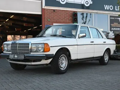 Brugt Mercedes 300 88 HK (64 kW) 1980 Lilla Sedan