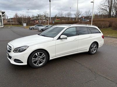 Gebraucht Mercedes E220 Avantgarde 170 PS (125 kW) 2014 Weiß Kombi