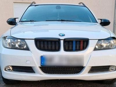 Gebraucht BMW 320 163 PS (119 kW) 2008 Weiß Kombi