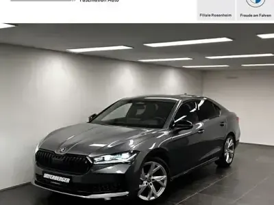 Gebraucht Skoda Superb 265 PS (194 kW) 2025 Graphitegrau metallic Limousine