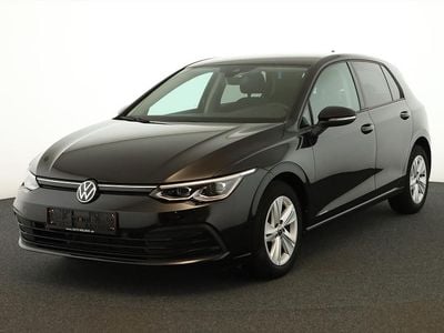 Gebraucht VW Golf Life 131 PS (96 kW) 2023 Deep black perleffekt SUV