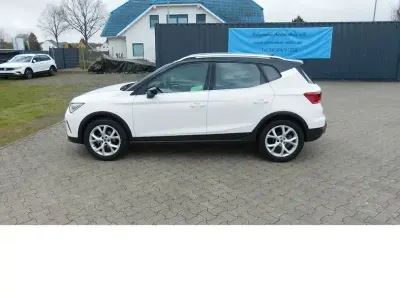 Gebraucht Seat Arona FR-Line 110 PS (80 kW) 2023 Candyweissweiß SUV