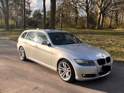 Gebraucht BMW 330 Performance 245 PS (180 kW) 2009 Silber Kombi