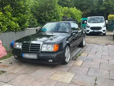 Gebraucht Mercedes 220 150 PS (110 kW) 1992 Schwarz Coupé