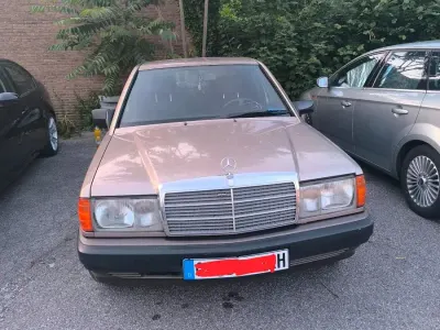 Gebraucht Mercedes 190 74 PS (54 kW) 1993 Braun Limousine
