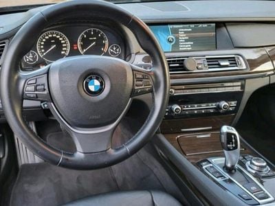 BMW 730
