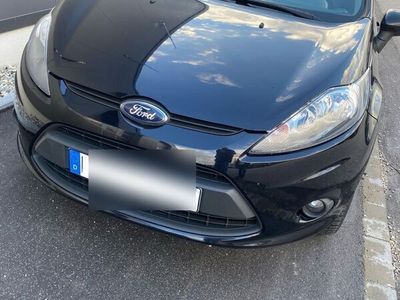 gebraucht Ford Fiesta 1,4 Trend 8 fach bereift