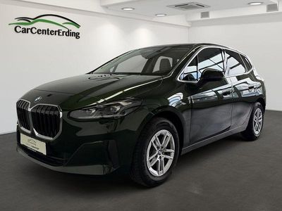 Sanremo green metallic Gebraucht 2022 BMW 218 Active Tourer Sport Line Van / Kleinbus | 25.990 € (Etwas zu teuer)