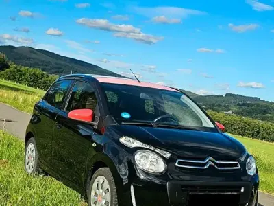Gebraucht Citroën C1 SELECTION 69 PS (50 kW) 2017 Schwarz Kleinwagen