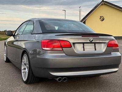 Gebraucht BMW 330 Cabriolet 244 PS (179 kW) 2010 Silber Cabrio