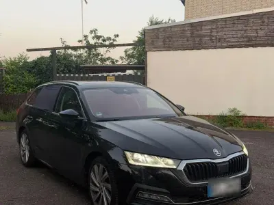 Gebraucht Skoda Octavia First Edition 150 PS (110 kW) 2020 Schwarz Kombi