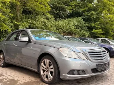 Gebraucht Mercedes E220 170 PS (125 kW) 2008 Grau Limousine
