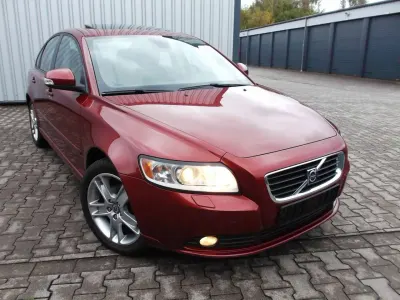 Gebraucht Volvo S40 Momentum 145 PS (106 kW) 2009 Rot Limousine