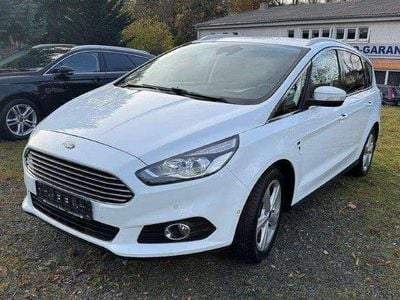 Gebraucht Ford S-MAX Titanium 150 PS (110 kW) 2017 Frostweiß Van / Kleinbus