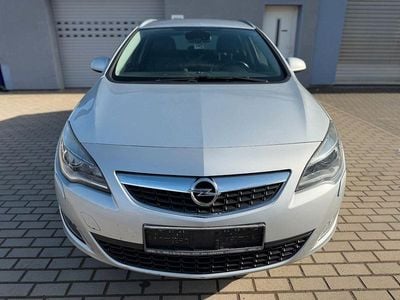 Gebraucht Opel Astra Innovation 165 PS (121 kW) 2012 Silber Kombi