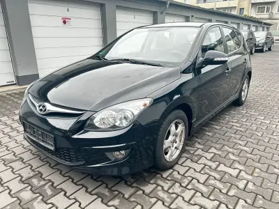 Gebraucht Hyundai i30 Edition 90 PS (66 kW) 2011 Schwarz Limousine