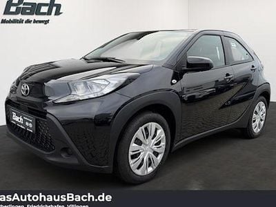 Neu Toyota Aygo X Play 72 PS (52 kW) 2025 Schwarz SUV