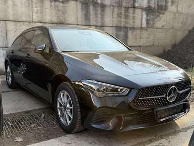 Gebraucht Mercedes CLA180 Progressive 116 PS (85 kW) 2023 Kosmosschwarz  metalliclack Limousine
