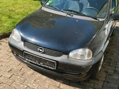 Brugt Opel Corsa 50 HK (36 kW) 1998 Sort Hatchback