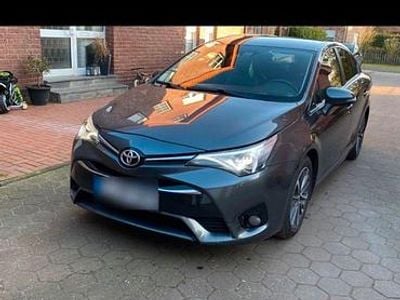 Gebraucht Toyota Avensis T2 147 PS (108 kW) 2015 Grau Limousine