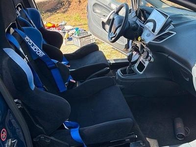 Gebraucht Ford Fiesta 98 PS (72 kW) 2012 Blau Kleinwagen