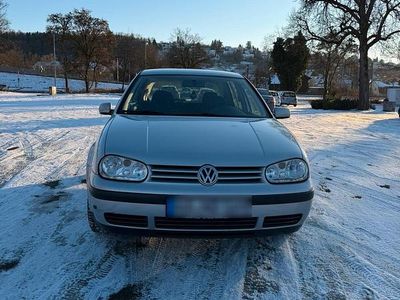 Grau Gebraucht 1999 VW Golf IV Kleinwagen | 1.500 € (Fairer Preis)