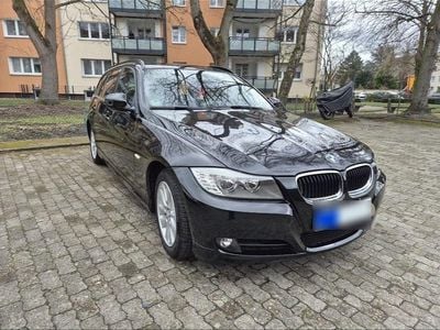 Second-hand BMW 318 143 CP (105 kW) 2011 Negru Break
