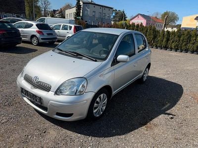 Second-hand Toyota Yaris 65 CP (47 kW) 2003 Argintiu Hatchback
