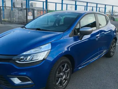 Używany Renault Clio IV Intens 90 KM (66 kW) 2016 Niebieski Sedan/Limuzyna