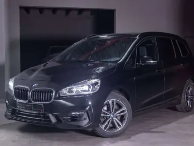 Używany BMW 220 Sport Line 178 KM (130 kW) 2021 Czarny Minivan