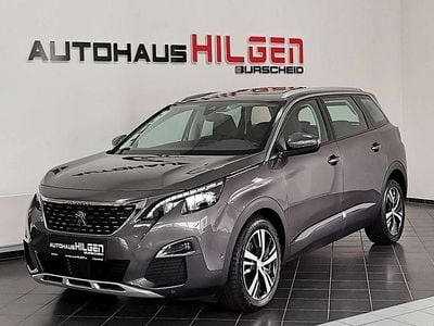 Grau Gebraucht 2020 Peugeot 5008 Allure Van / Kleinbus | 22.950 € (Guter Preis)