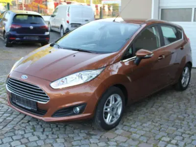 Gebraucht Ford Fiesta Titanium 80 PS (58 kW) 2015 Torinobraun metallic Kleinwagen