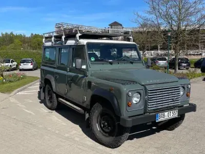 Gebraucht Land Rover Defender 122 PS (89 kW) 2013 Grün Kombi